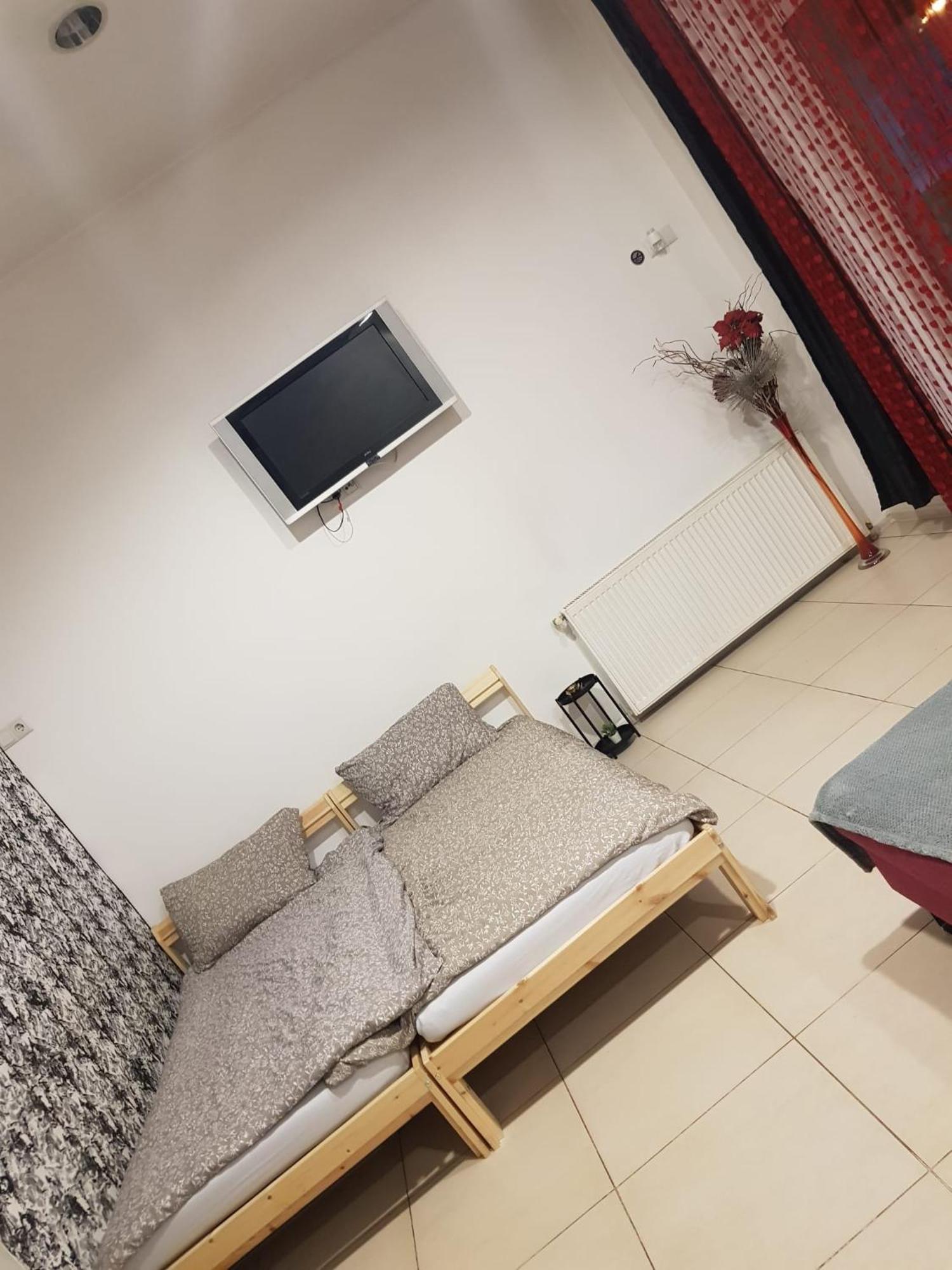 Апартаменты Apartament Josefin Тимишоара Экстерьер фото